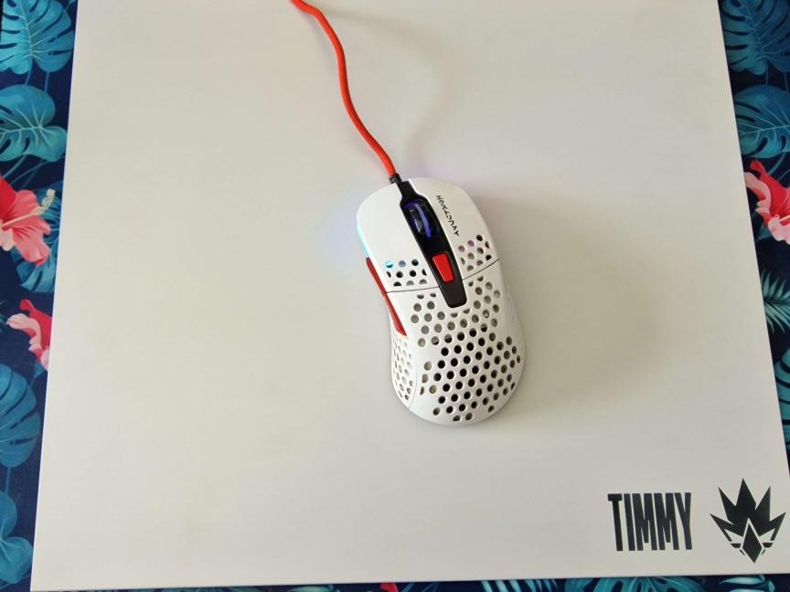 HEET_Timmy's tweet photo. So far the best mousepad I have used in my 27 years of gaming.
Thanks @TjExclusives the logo and name came out amazing!
And guess what? The mouse fits perfectly with this pad!
#FeelTheHEET #PersonalizedMousepad #ExclusiveMousepad #MousepadArt https://t.co/HHGCVXc4kh
