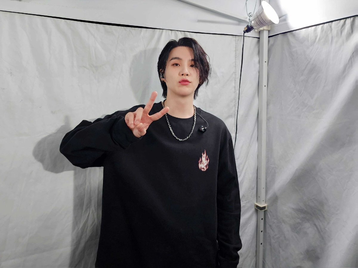 I've been gone for almost two years, still active k-pop fans here?