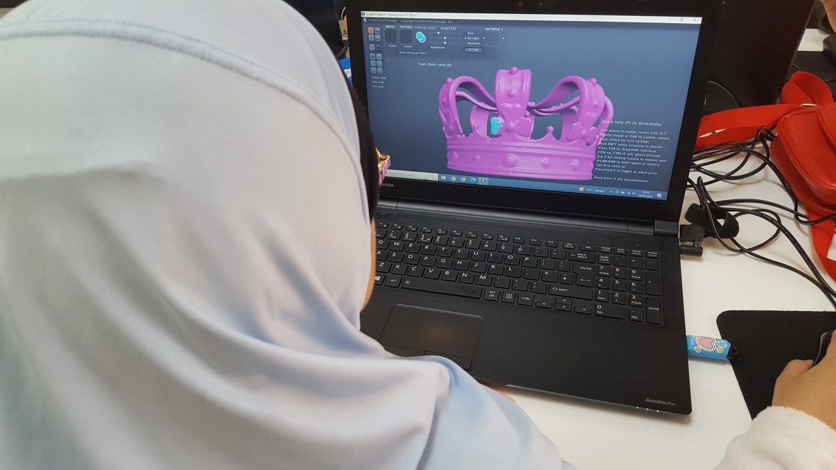 GrahamCREATE's tweet image. #Coronation📷Coins &amp;amp; Crowns workshop  @RedbridgeLibs #LabCentral was a resounding success! #YoungPeople reinterpreted classic icons by creating their own #3DDesign ideas, using all their #3DModelling, #3DTexturing &amp;amp; #3DPrinting Skills they learnt in the Lab.
