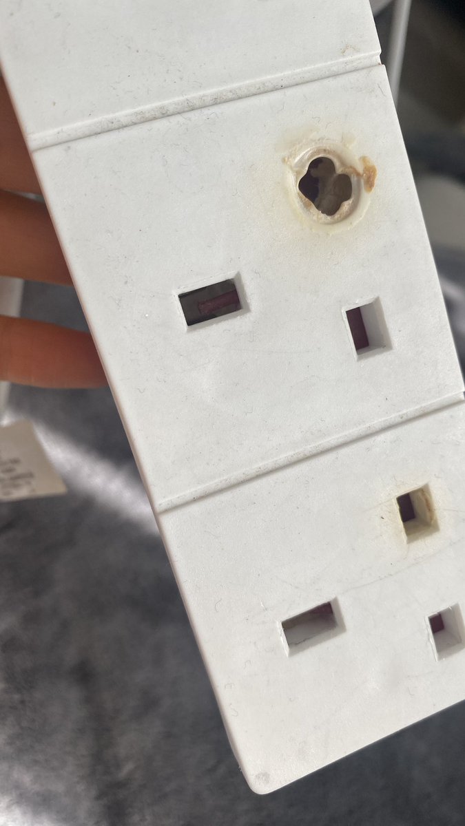 BethHDS's tweet photo. @Apple good job we noticed the charger burning!!! This is dreadful!! Also now stuck to work from home
Today with no charger for my laptop.. this is a safety issue surely? https://t.co/WIrRm4vcDr