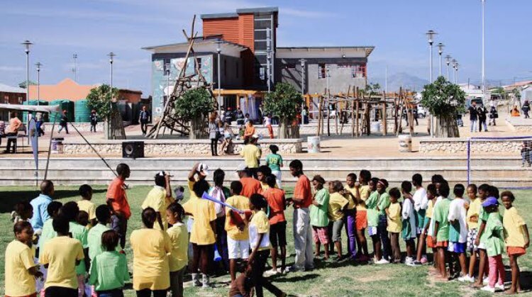 ayla180055421's tweet photo. Skills foundation in Harare for helping kids with their skill set and guidance ❤️#gitcoinbeta #ReFi_This @reficapetown https://t.co/eVmhTgoe3L