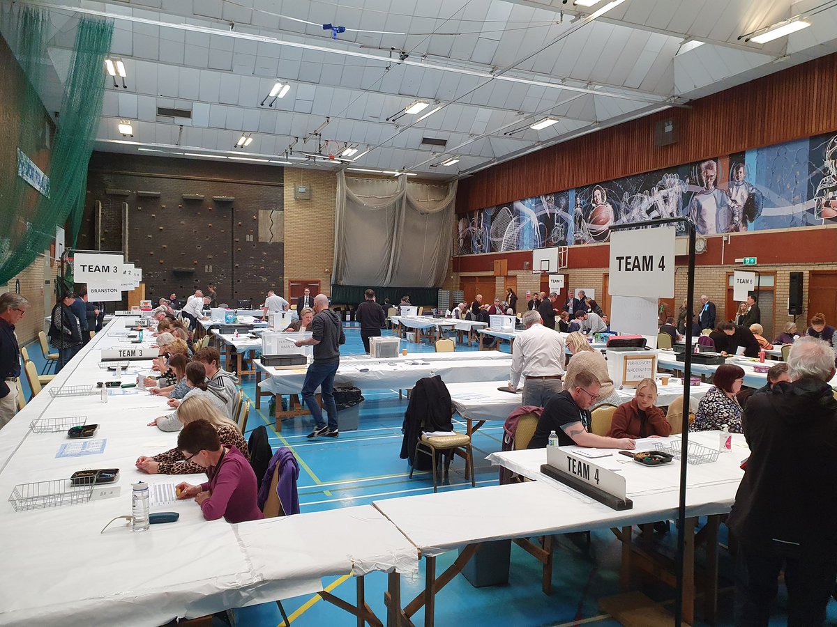 AndyHubbert1's tweet photo. Good morning! The local election count for NKDC is underway at North Hykeham. https://t.co/MDhddLxhgh