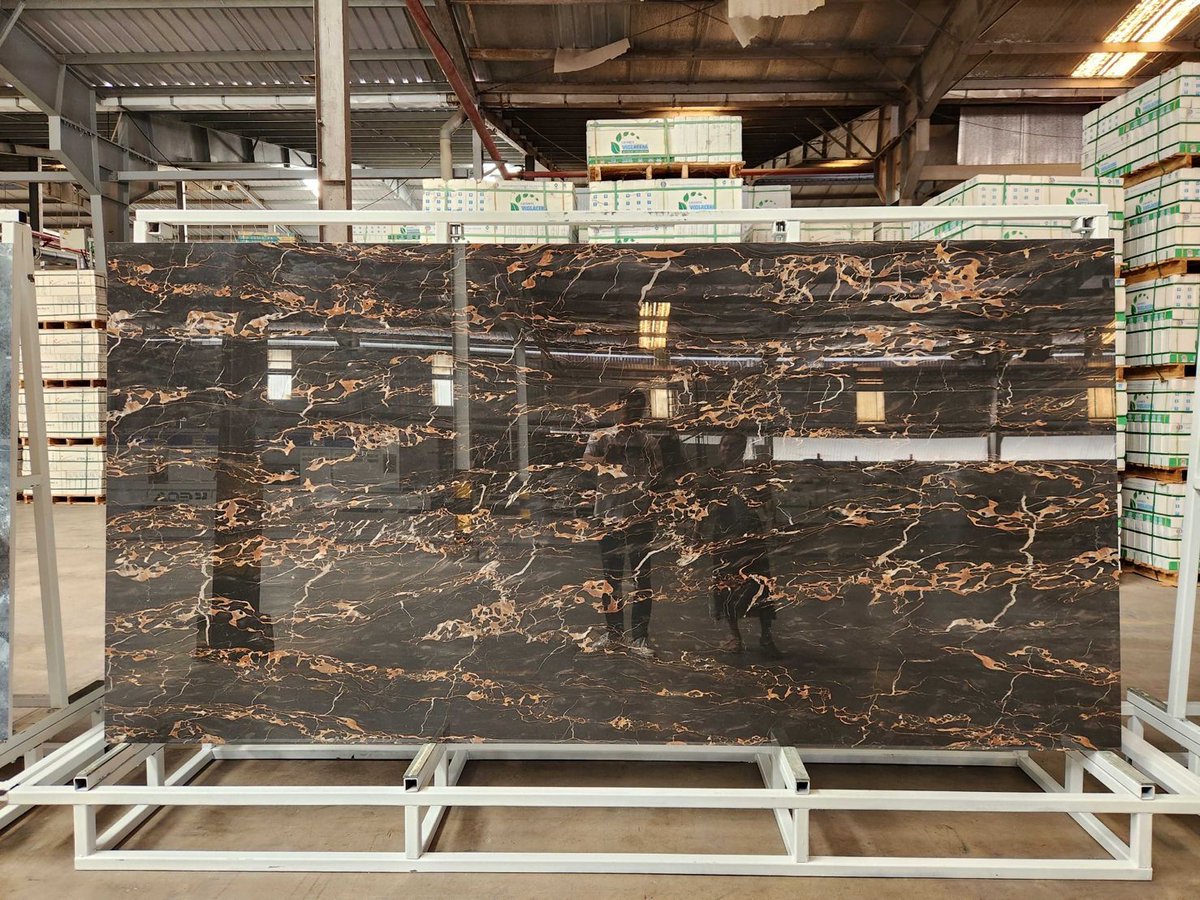vastastone's tweet image. Discover slab-ulously beautiful sintered stone products from Vasta Stone. Our skilled craftsmen create works of art that make a powerful statement, enhancing the beauty of your space. #VastaStone #SinteredStone #MadeInVietnam"