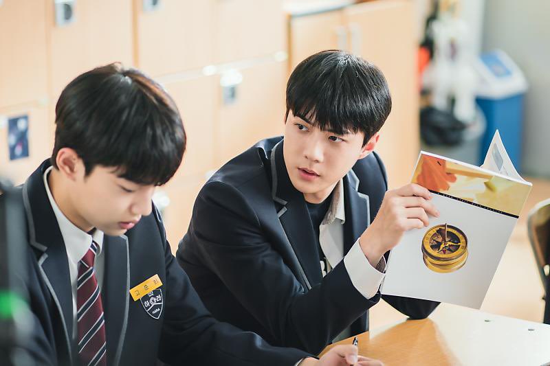 OH SEHUN INDONESIA tweet media