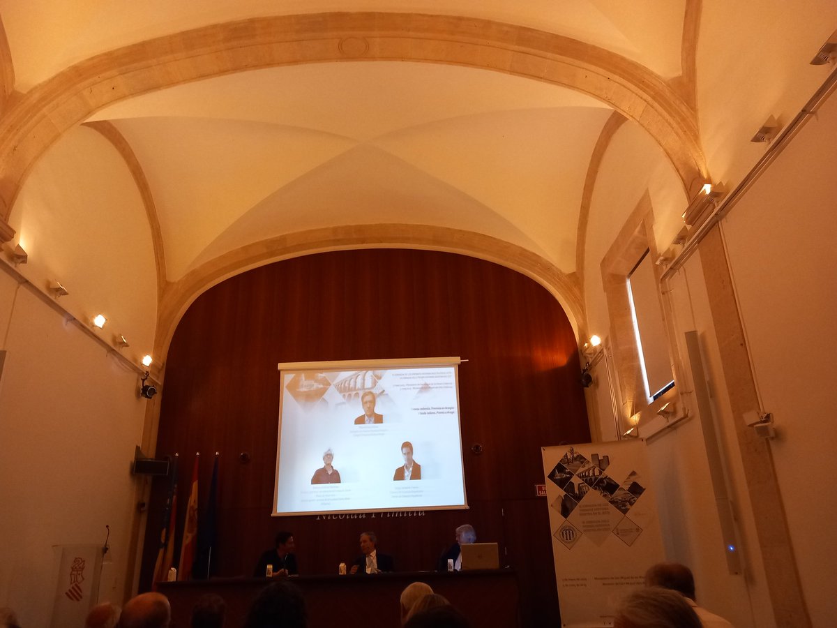 Fuimos unos pocos que hace más de tres décadas empezamos a soñar con un mundo rural vivo  haciendo camino por su #patrimonio y uno de ellos,  Antonio Jiménez, lo ha podido hacer realidad en  <a href="/fsmalbarracin/">Fundación Santa María de Albarracín</a> ¡ Qué envidia...y no sana ¡ 👏👏👏