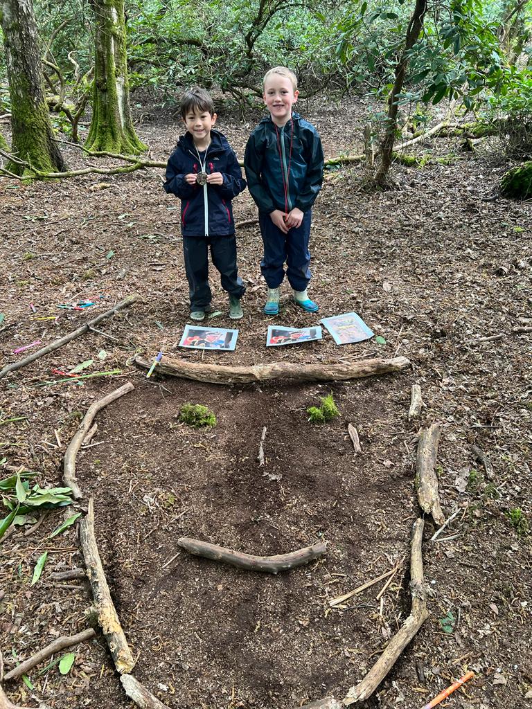Year 1 pupils got into the Coronation spirit in #OutdoorEducation this week! Pupils learnt to tie a basic knot &amp; created beautiful decoration sticks to wave &amp; cheer with.
They also designed some wonderful coronation medals &amp; coins &amp; made nature portraits of King Charles III.