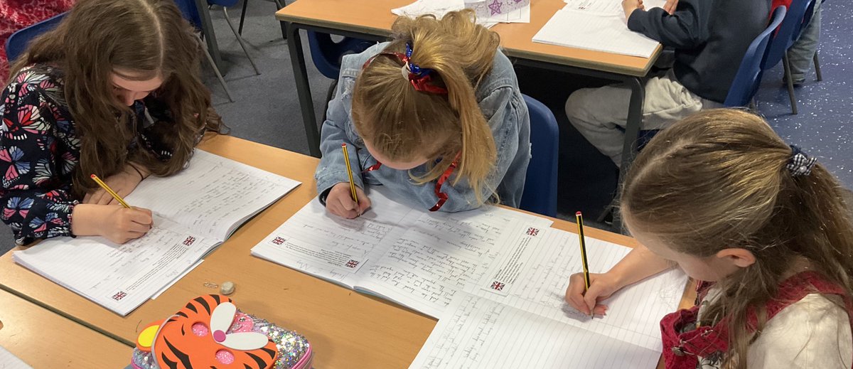 MrsKohlersClass's tweet photo. We are writing our own recipe for a King using lots of qualities we think will make a wonderful King. We have been learning about using suffixes and have used them in our work this morning. 
@LT_Trust https://t.co/cdt71CPZdM