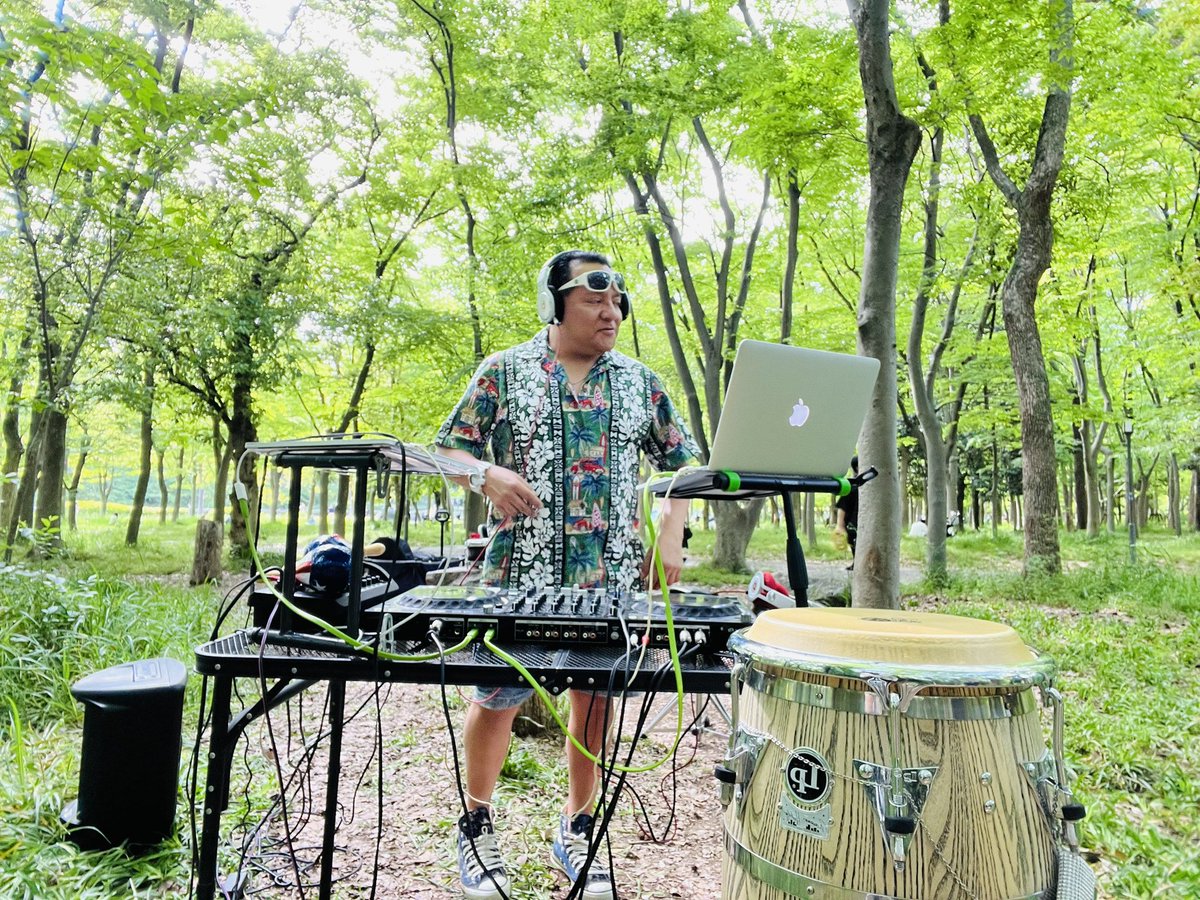 DjMilton_Hitomi's tweet photo. Ayer la pasamos Xevere
昨日公園で楽しかった!
最高 \( ˆoˆ )/ #サルサ #サルサパーティー #サルサダンス #ラテン #ラテンミュージック #salsarica #salsaperuana #salsajapan #salsabrava #djsmiltonHitomi #park #parque #losguapos https://t.co/5c1e2DRojO