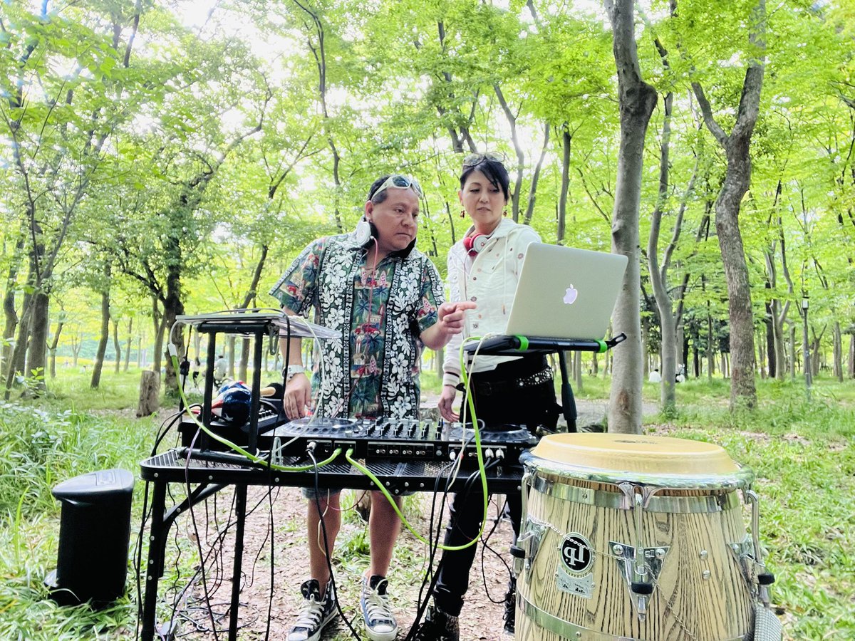DjMilton_Hitomi's tweet photo. Ayer la pasamos Xevere
昨日公園で楽しかった!
最高 \( ˆoˆ )/ #サルサ #サルサパーティー #サルサダンス #ラテン #ラテンミュージック #salsarica #salsaperuana #salsajapan #salsabrava #djsmiltonHitomi #park #parque #losguapos https://t.co/5c1e2DRojO