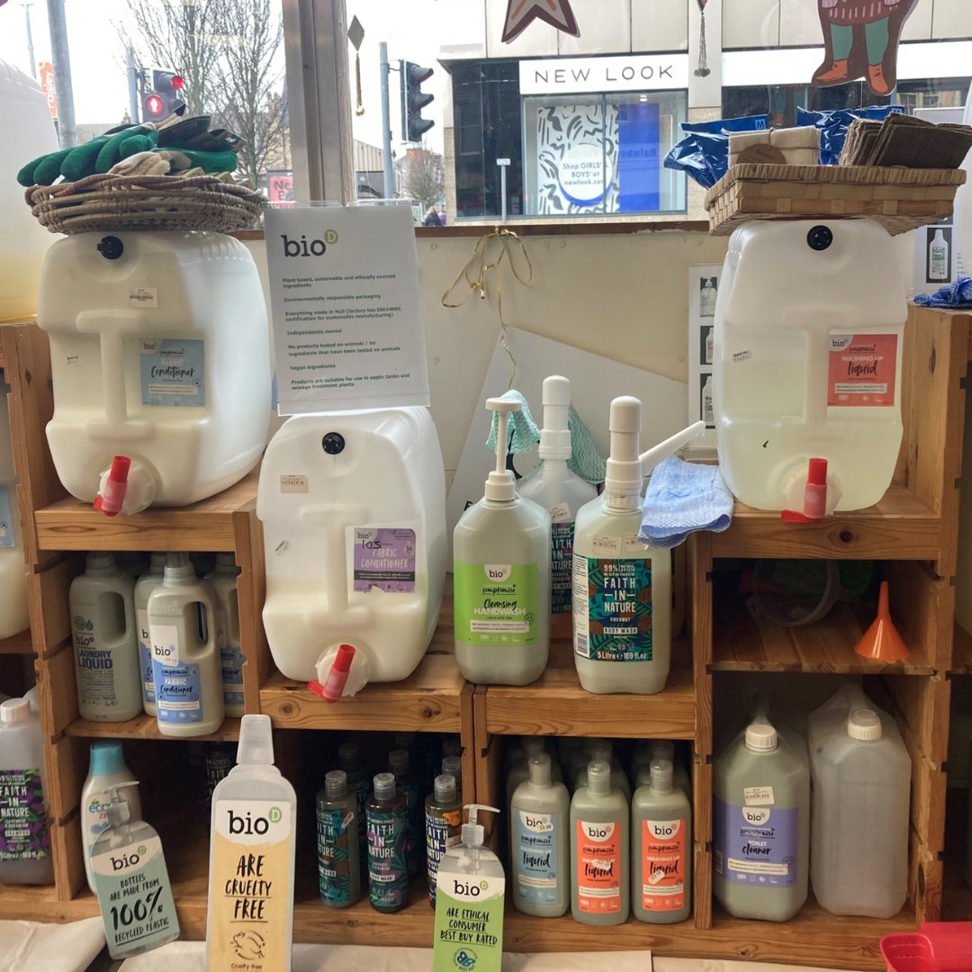 rainbowturtleUK's tweet image. Refill, reuse, respect, recycle ♻️ 

We got you covered with different refill options at hand! We love supporting brands whose goal is to reduce waste such as @thebiodcompany, @faithinnature_uk and @ecover_uk.

Help us to help the planet. 🌍