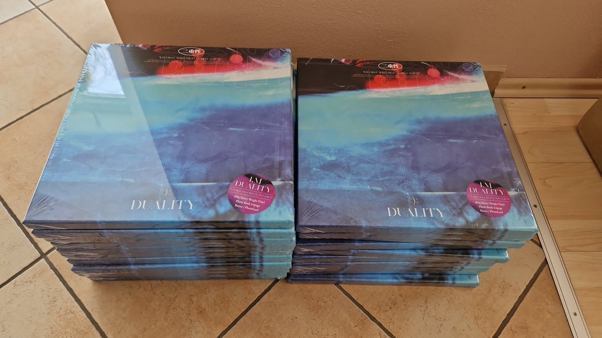 imxinterstellar's tweet image. #imxinterstellarupdates
the first batches of the Duality LPs, the pop up store merch and the remaining No Limit BluRays and Kits have arrived today 🤍