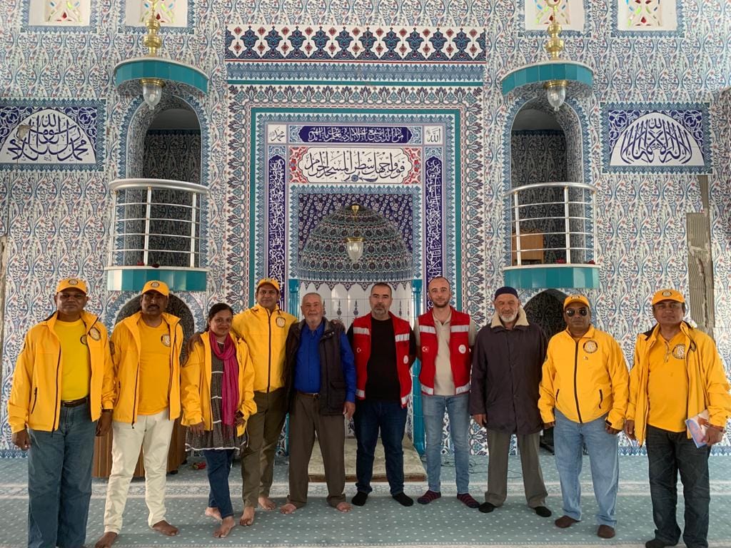ScientologyVMUK's tweet photo. #Scientology Volunteer Ministers continue working alongside emergency services and government agencies to distribute humanitarian aid to the worst hit areas of #Turkey following the #earthquakes earlier this year. Message us if you're interested in joining the relief efforts. https://t.co/nCqpR9iOC8