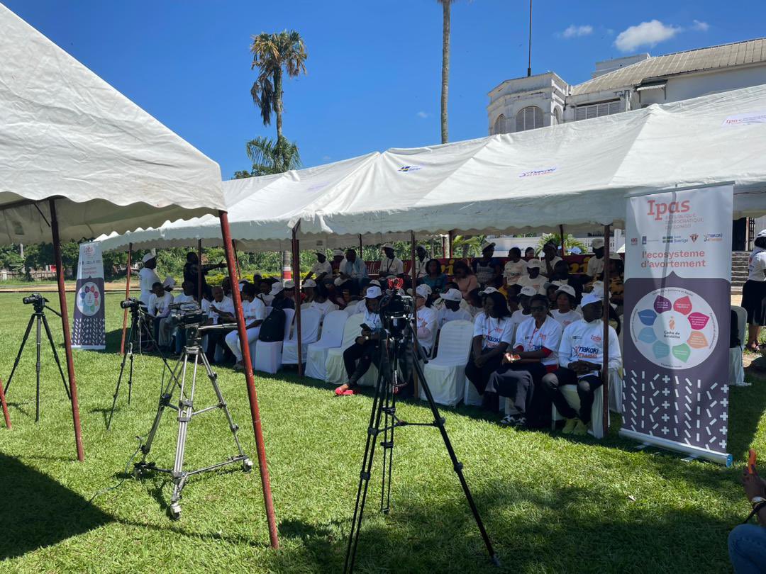 MakokiYaMwasi's tweet photo. #HappeningNow tournage de l’émission #MwasiYaBwanya à la Mairie de #KISANGANI autour des #DSSR et la vulgarisation du #MaputoProtocole. Live👉🏽 @rtncofficielle1 /#Kisangani 103:0 FM || @MakokiYaMwasi https://t.co/UicJldJy2Y