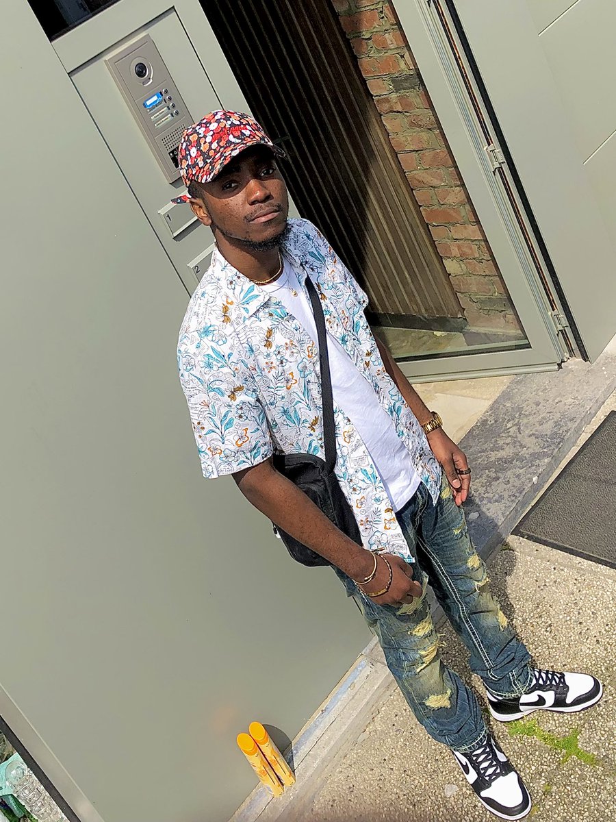 LessEzzy's tweet photo. SHIII 🔥 https://t.co/iVwyvrmash