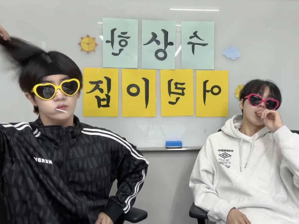 moemoe1over's tweet photo. 1년만에 어린이집병아리들한테 무슨일이잇엇던거야 https://t.co/r9Ha5xRwml