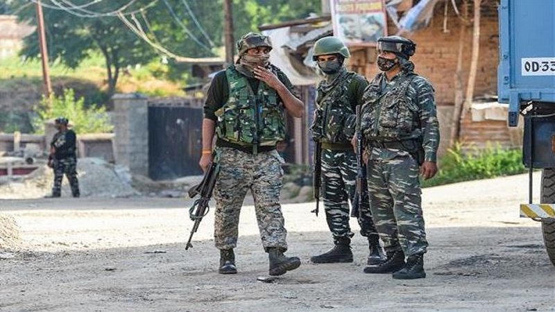 GuptaKaustuva's tweet photo. #JammuKashmir
#JammuAndKashmir
#Rajouri
#RajouriEncounter
#Indianarmy
#Militantsattack
#kandi
Encounter underway.
2 Army Men Martyred, 4 officers suffer Injuries in blast triggered by terrorists in Jammu & Kashmir's Rajouri
#jayhind https://t.co/4eRrt92bgT