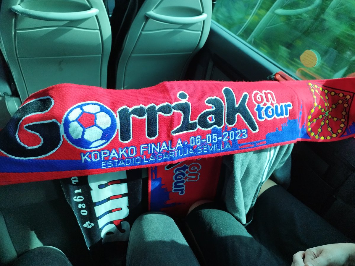 GorriakOnTour's tweet photo. 🔵🔴🚍 Hace un ratito han salido los primeros rojillos hacia Sevilla / Mérida / Córdoba. 

🧣 Hemos querido tener un detalle con todos los que habéis confiado en nosotros para este viaje histórico. https://t.co/dn62l3PYmy
