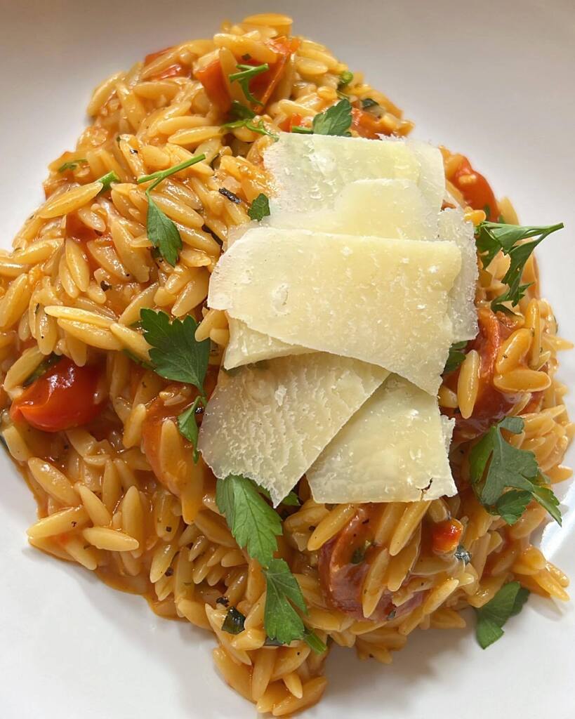 Colairo's (@colairos) on Twitter photo 🇮🇹 FRIDAY 🇮🇹
Are you looking for some dinner Inspo!? Shop our COLAIRO’S Deli for the finest Italian produce, Pasta, Risotto, Sauces, seasonings and much more.
<a href="/ccolairo/">Chantal Colairo</a>.x cooked an amazing Tomato, Garlic, Basil & Chorizo Orzo dish topped with fresh Par… instagr.am/p/Cr2upRhIxDc/ 🇮🇹 FRIDAY 🇮🇹
Are you looking for some dinner Inspo!? Shop our COLAIRO’S Deli for the finest Italian produce, Pasta, Risotto, Sauces, seasonings and much more.
<a href="/ccolairo/">Chantal Colairo</a>.x cooked an amazing Tomato, Garlic, Basil & Chorizo Orzo dish topped with fresh Par… instagr.am/p/Cr2upRhIxDc/