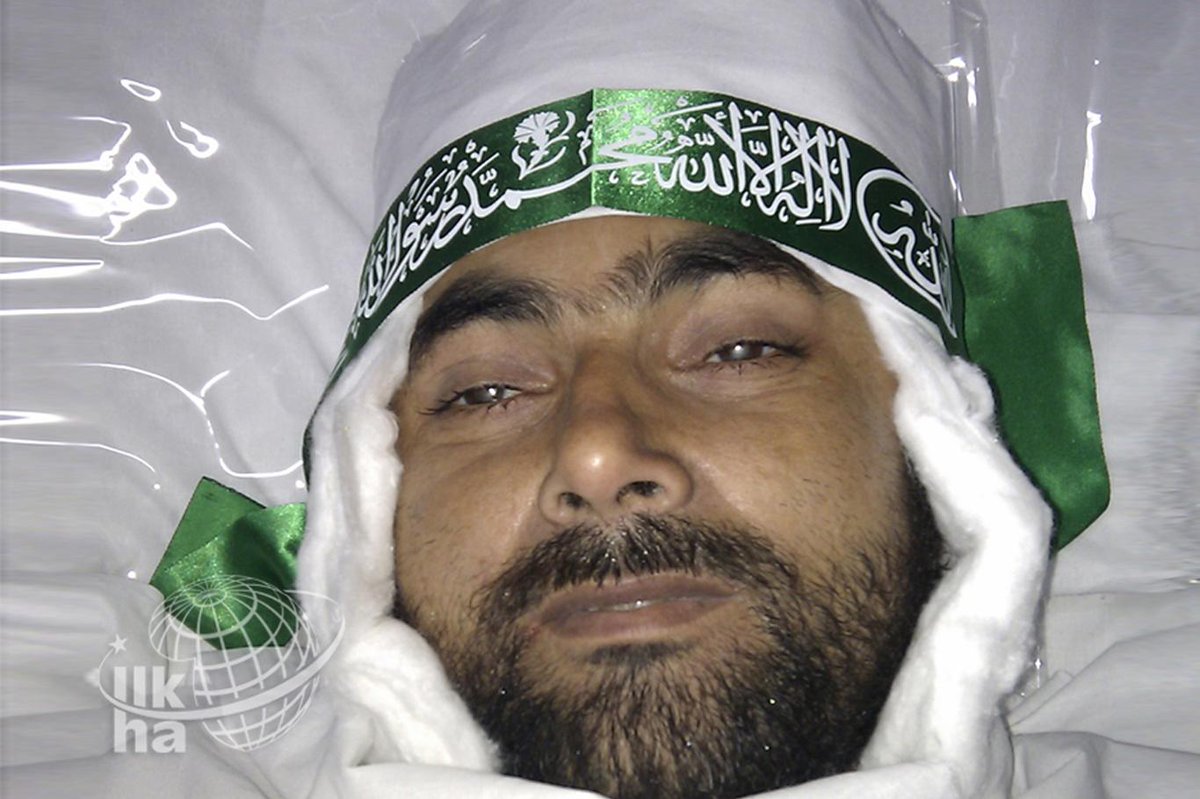 Diner mi hiç ?
Davama sevdam,zalime öfkem..

Rahmetle 05.05.2011🥀