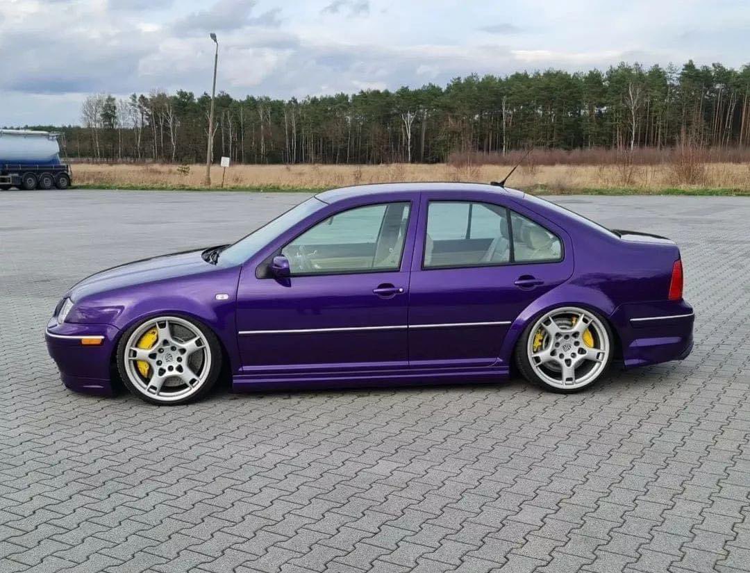 EpicDubs's tweet photo. 😈
#VW #Volkswagen #Mk4 #Jetta #Mk4Jetta #LobsterClaws #Porsche #Stance #DubLife https://t.co/femB6nAZ5T