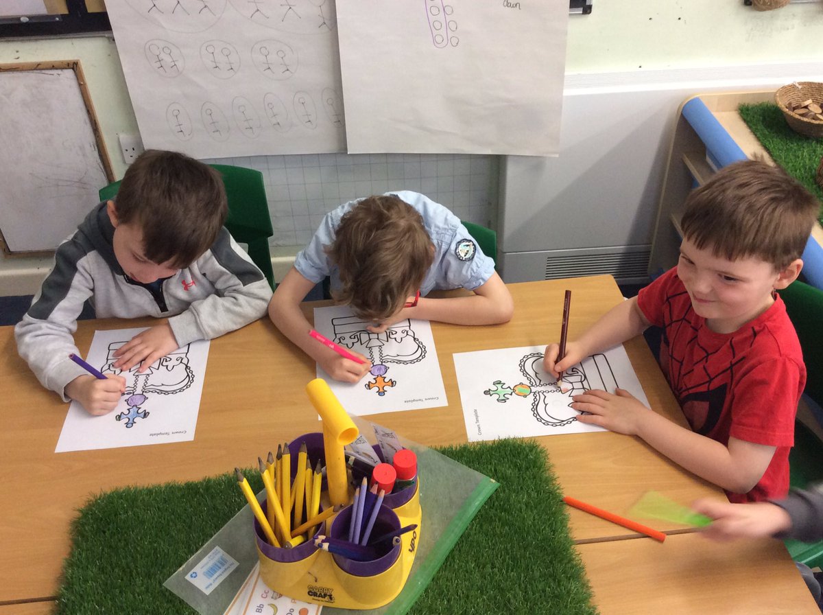 asaleavers28's tweet photo. We are busy doing some colouring for the Coronation 🇬🇧❤️💙 https://t.co/wWfsRJBX9L
