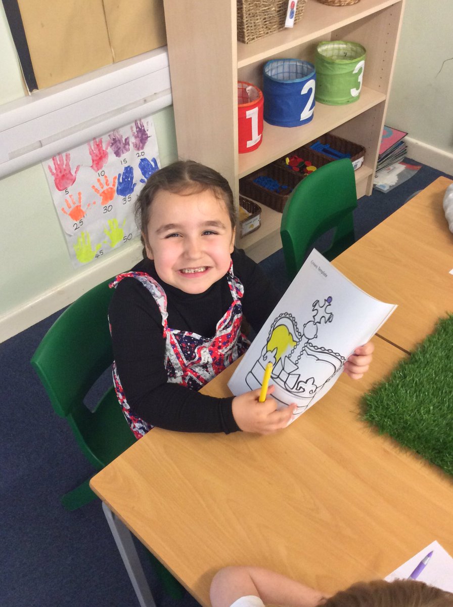 asaleavers28's tweet photo. We are busy doing some colouring for the Coronation 🇬🇧❤️💙 https://t.co/wWfsRJBX9L