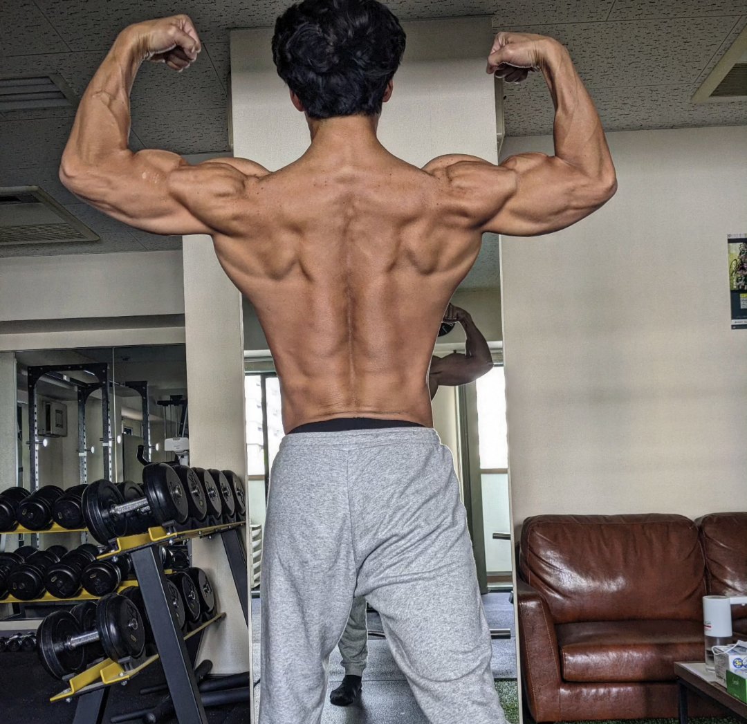 ts0523's tweet photo. あと一週間あれば、カラダは変われる💪最後まで諦めない🔥

#jbbf #jbbfメンズフィジーク #obbf #フィジーク #フィジーカー #大阪フィットネス #トレーニング #ワークアウト #減量 #減量メニュー #ダイエット #BODYMAKER #bodymakerwear #ボディビルディング https://t.co/n02e2Slhn9
