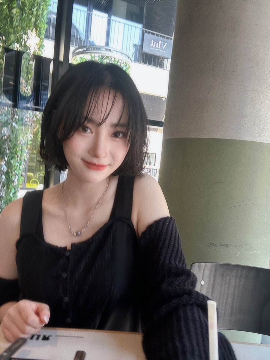 PRIMROSE_AO's tweet photo. 단발아 오랜만이야🌿

#PRIMROSE #프림로즈
#NAHYUN #나현 https://t.co/Oblm5hVeqU