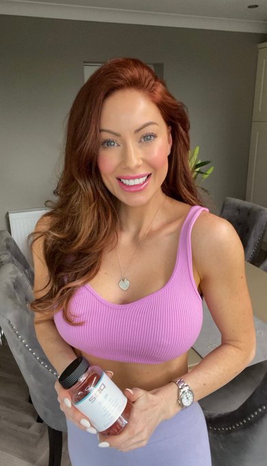 Huge giveaway happening this Sunday! 🙌🏻💕  Make sure your following @soqsupps on IG to enter! 🤪 https://t<a href="/tag/newprofilepic"class="tags"><span>#newprofilepic</span></a>