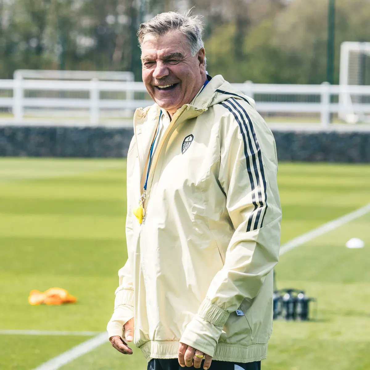 LUFCDATA's tweet photo. LANDMARK: Sam Allardyce will become the first ever manager or head coach to take charge of matches for NINE different clubs in the Premier League.

⚪ Bolton Wanderers
⚫ Newcastle
🔵 Blackburn
🟣 West Ham
🔴 Sunderland
🔴 Crystal Palace
🔵 Everton
🔵 West Brom
⚪ LEEDS

Big Sam has an average points per game tally of 1.3 with a 33.1% win percentage in the Premier League. #LUFC