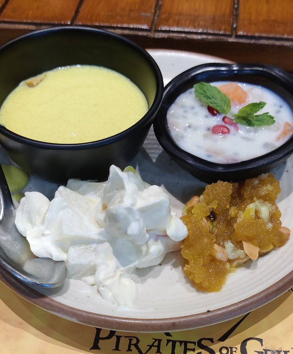 anu2181's tweet photo. QT with your favourite dessert 🥧

#DessertTwitter https://t.co/fqSO24uqPl