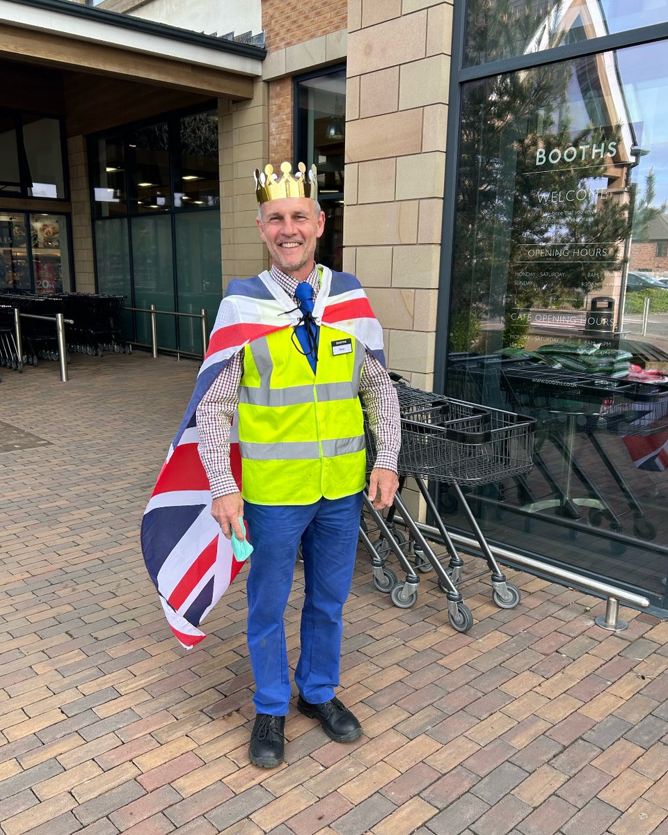 BoothsCountry's tweet photo. Greeter Steve at your St Annes store is ready to give you a royal welcome this morning 👑 https://t.co/UqLU4TNo4Z
