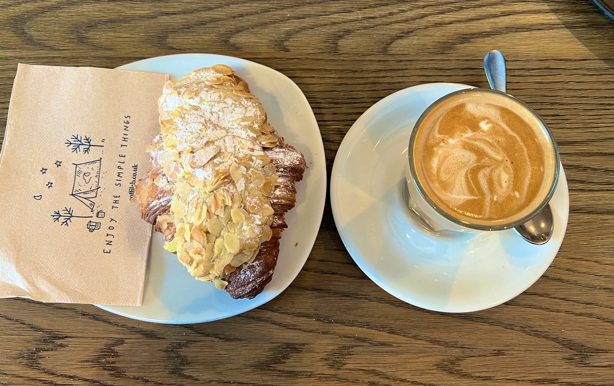 Happy Friday! Enjoying a @coffilab flat white and @AlexGoochbaker almond croissant in #Abergavenny this morning

#fridayfeeling #BankHolidayWeekend