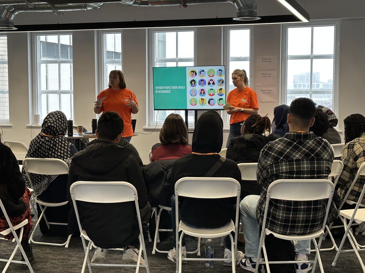 LeedsUnleashed_'s tweet image. The @wearexdesign sessions are in full swing! Students will be learning more about how AI technology can impact businesses, see how a game is developed from an end-to-end delivery team and learn top tips on the best way to set up their CV for success 🚀