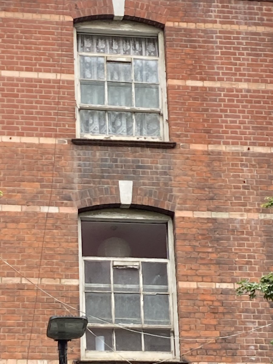 arthur60's tweet photo. @LFaurePhotos They moved some people to Luton, not sure they had a choice.
Have you seen Arnold Circus lately. Looks as though being deliberately run down https://t.co/2ymdvUoR8T
