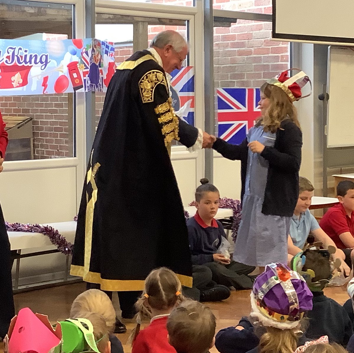 CopmanthorpeSch (@copmanthorpesch) on Twitter photo What an honour for our children to be presented with a commemorative medallion this morning from <a href="/LordMayorYork/">Lord Mayor of York</a> A representative from each class collected them on behalf of their classmates - they were great role models and school ambassadors - well done. <a href="/CopmanthorpePC/">Copmanthorpe PC</a> What an honour for our children to be presented with a commemorative medallion this morning from <a href="/LordMayorYork/">Lord Mayor of York</a> A representative from each class collected them on behalf of their classmates - they were great role models and school ambassadors - well done. <a href="/CopmanthorpePC/">Copmanthorpe PC</a>