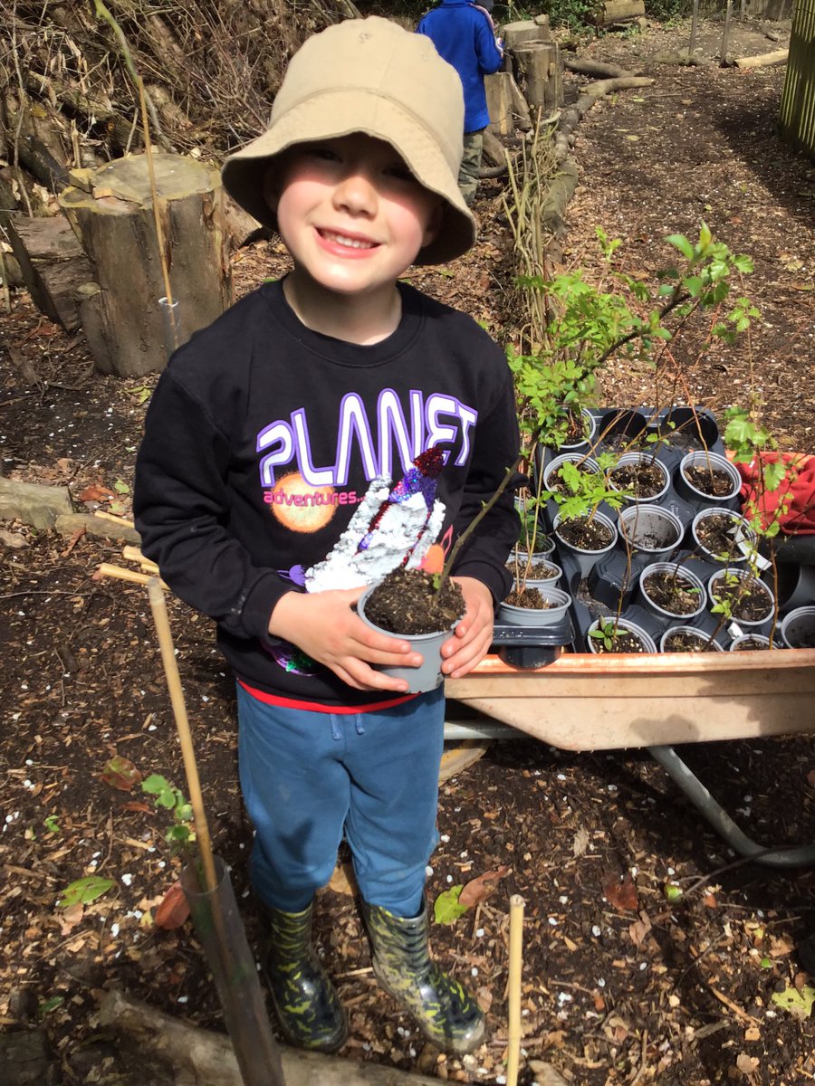 ForestSchBPS's tweet photo. @Milhazes_BPS spent this weeks session planting hedgerows and checking our ever growing wildlife population. https://t.co/VHOkRyFX4F