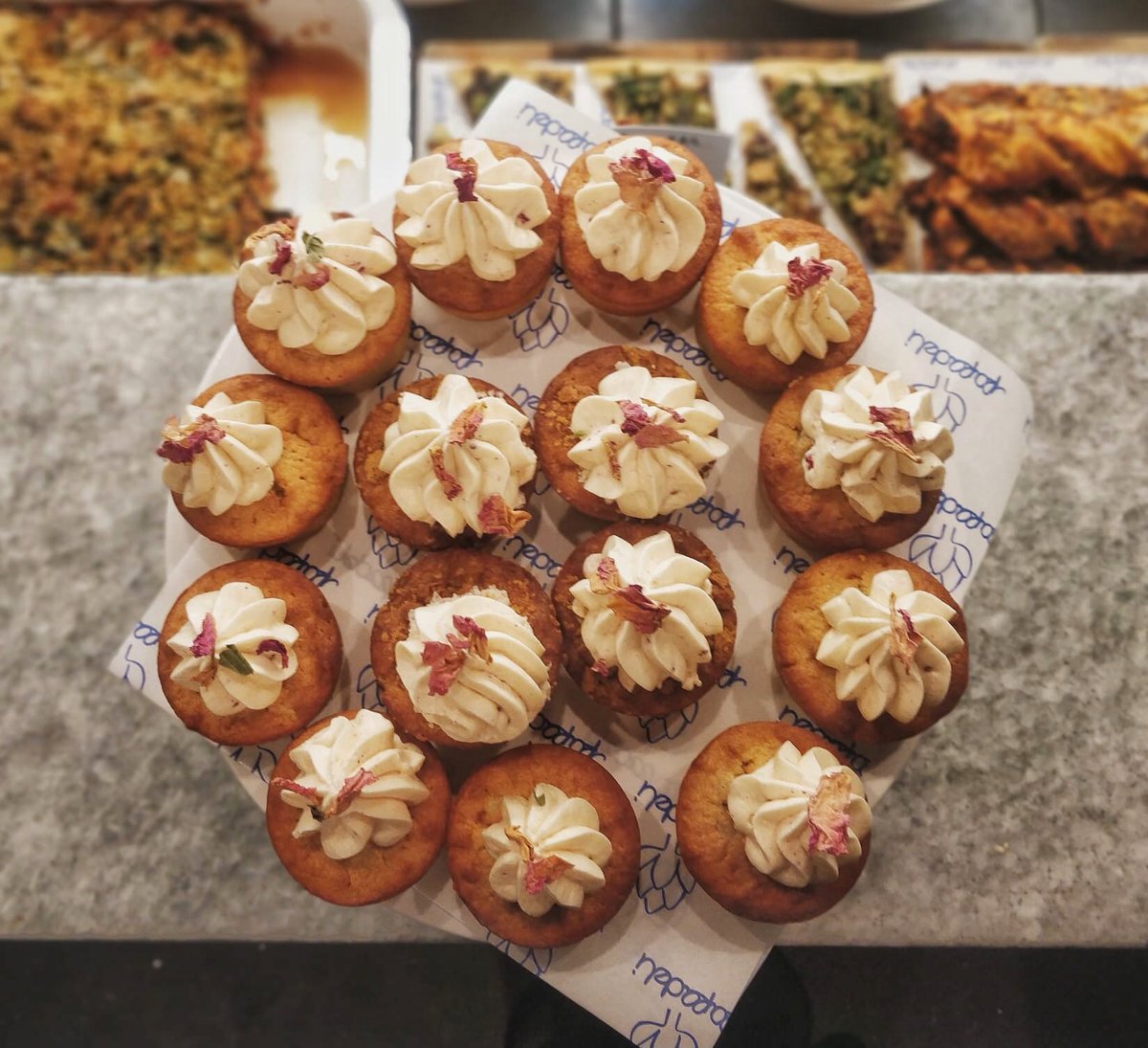 papadeli tweet media