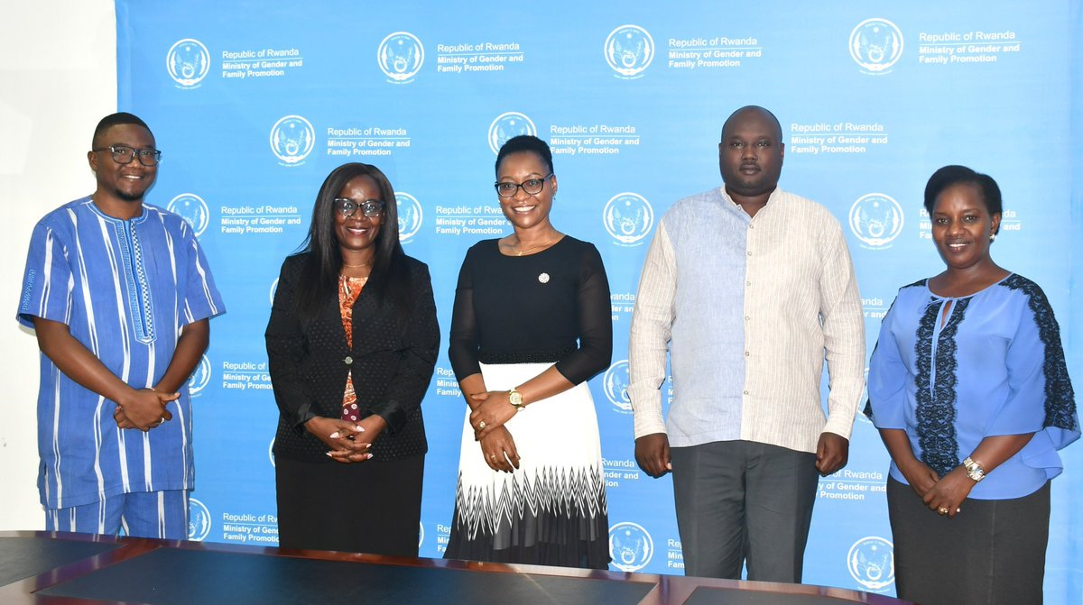 RwandaGender's tweet photo. Today, Min. @BayisengeJn received @PaulineOkumu the National Director for @WVRwanda.
They exchanged on the work of World Vision in supporting vulnerable families and possible areas of collaboration &amp; the upcoming Gender Equality &amp;Social Inclusion under World Vision organisation. https://t.co/VsVduHMShs