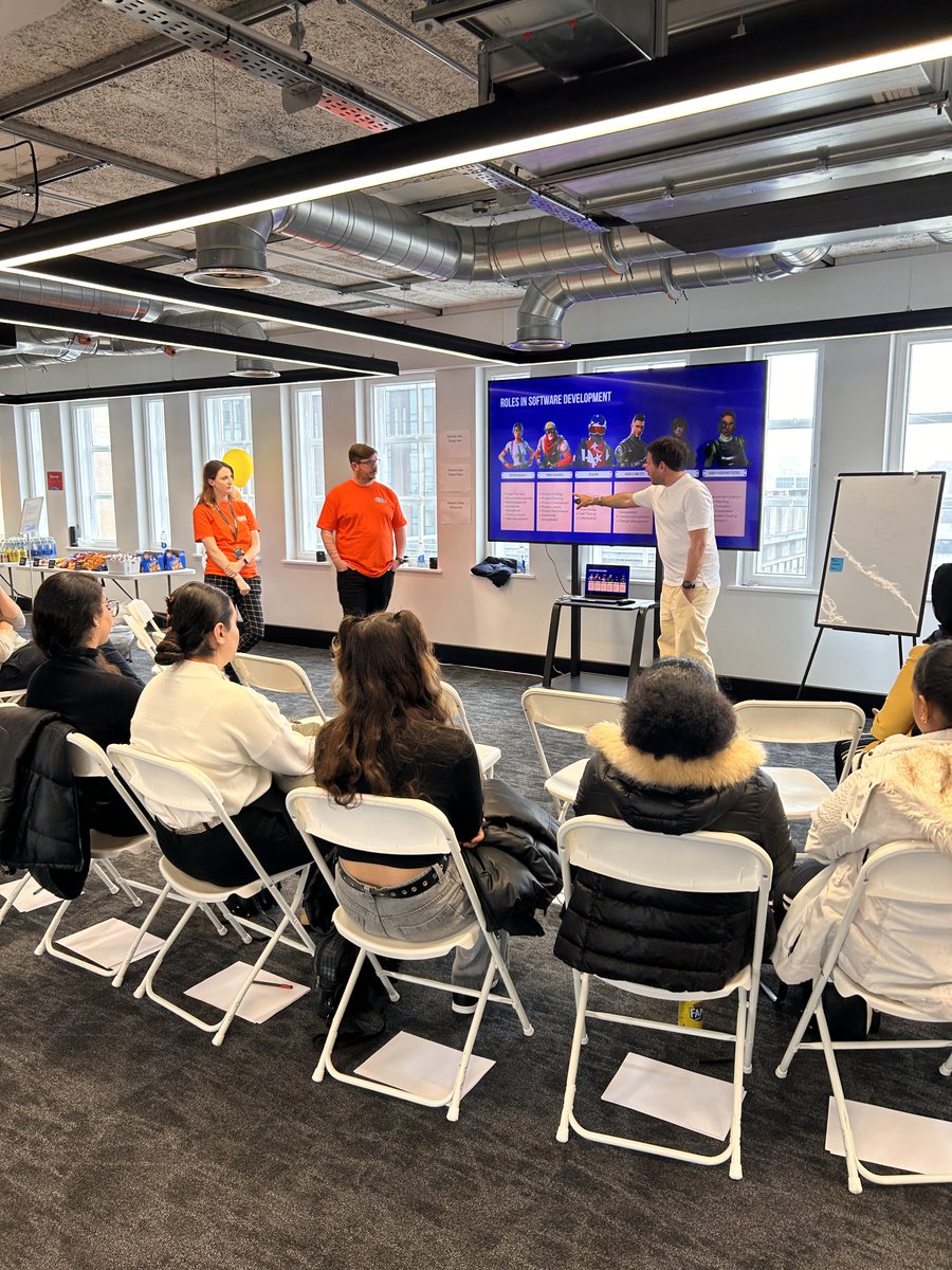 wearexdesign's tweet image. Our first session at @LeedsUnleashed_ will demystify the process of bringing digital ideas to life.
From the where, who and what, our delivery team share insight into their role in building quality digital products and how collaboration across the team is key 🧑🤝🧑