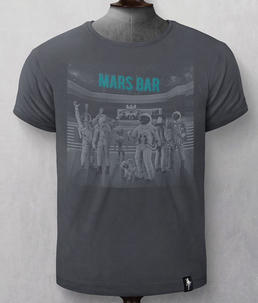 Dirty_Velvet's tweet photo. 🚨 DIRTY VELVET GIVEAWAY 🚨 

For your chance to win a 'Mars Bar' T-shirt, simply LIKE and RETWEET this post.    

20 winners be picked at random across our Facebook, Twitter and Instagram pages on Tuesday 9th May, and will be contacted soon after.    

Good Luck! 🤞 https://t.co/NIzukV0ViY