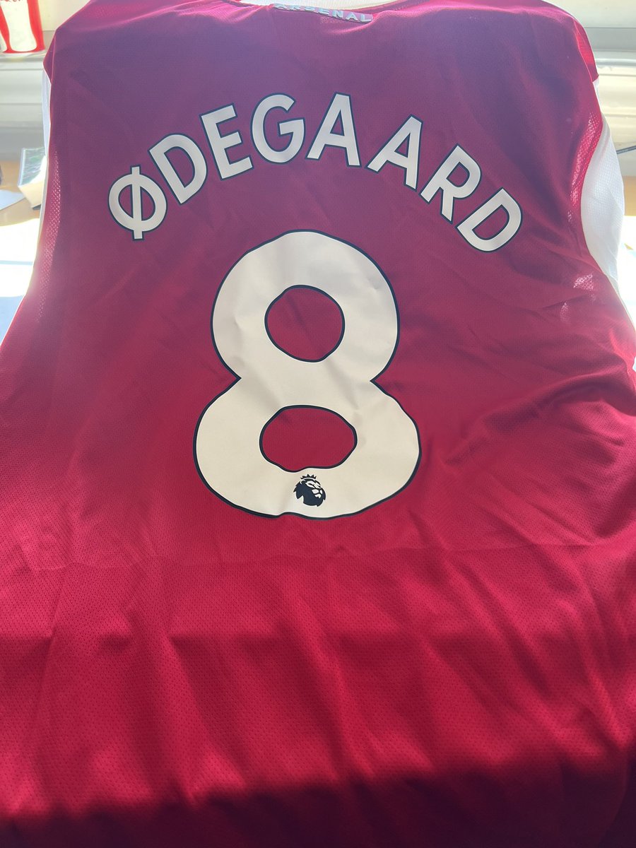 Bli med i kampen mot barnekreft!

Fredag 5. mai er Barnekreftforeningens FotballtrøyeFredag. 

Selv kjører jeg «Martin» drakt. 

1. Vipps 50,- til 705404
2. Ta på din favorittrøye👕
3. Del din #fotballtrøyefredag og spre budskapet⚽️

Takk for at du er med på laget🤍