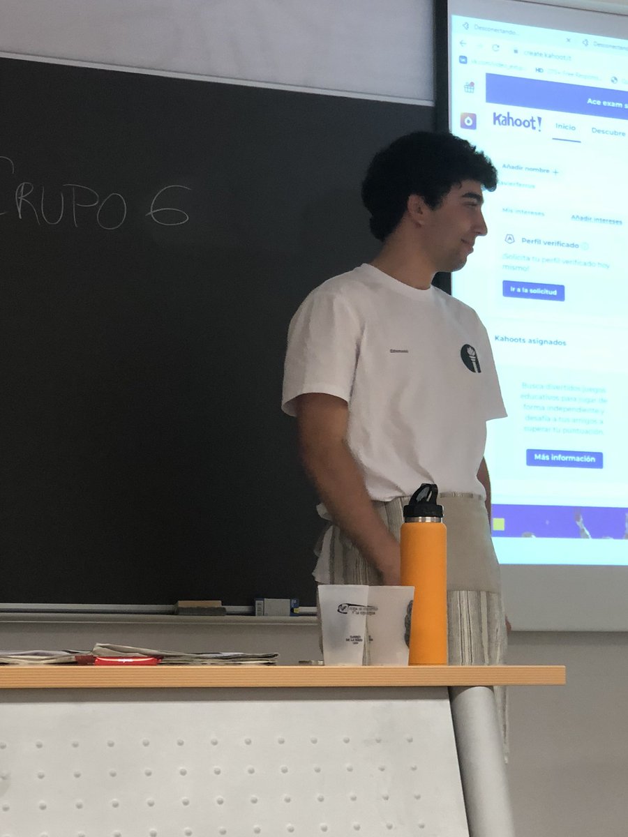 bycarolii's tweet photo. ¿Van a preparar un mojito o de qué va esto? #UCMtecnologia https://t.co/4KElKEKp4k
