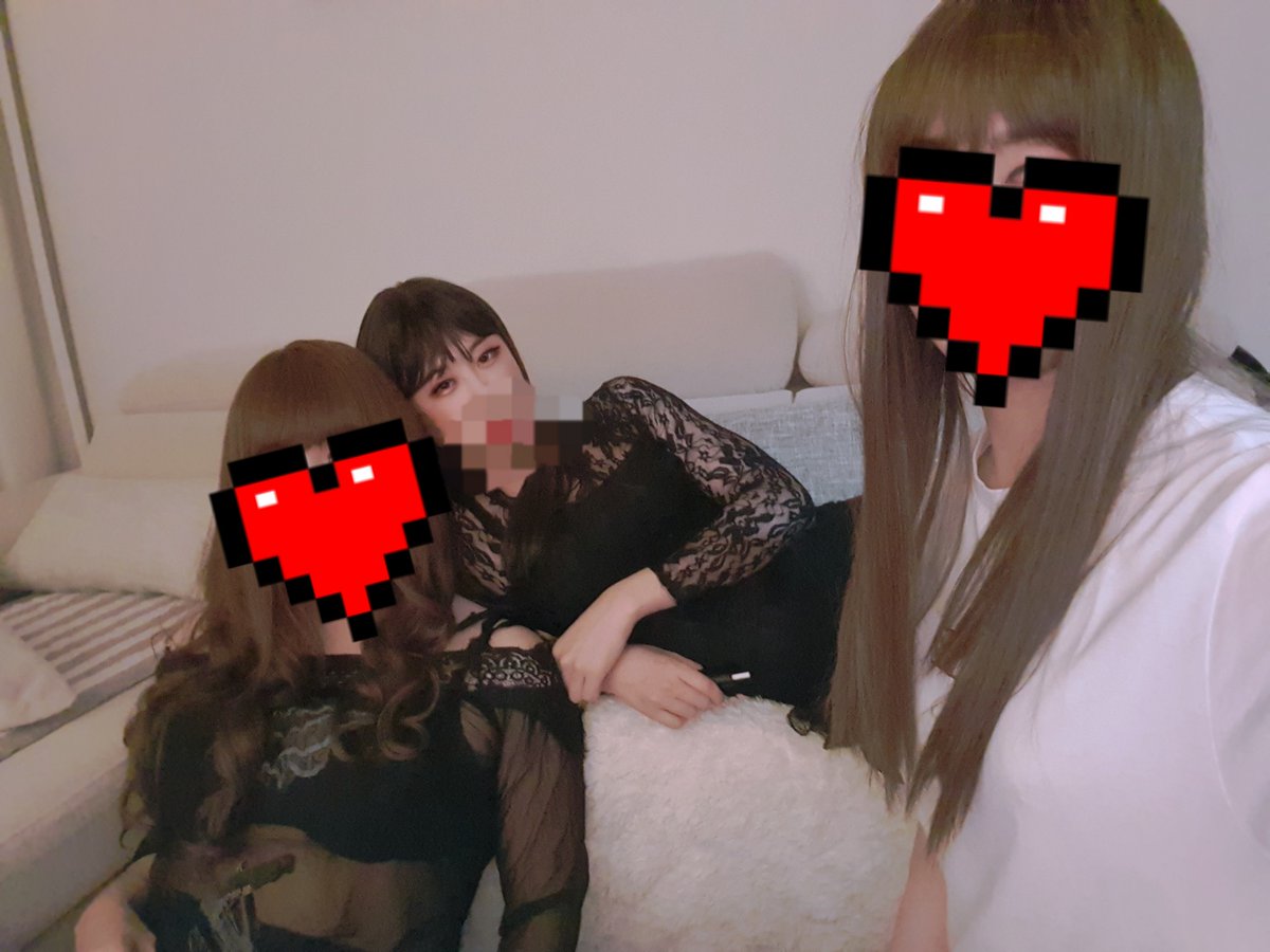 #시디 #쉬멜 #정삽

트윗 다시 시작... ㅠㅠㅠㅠㅠ
글이 보였다가 안보였다가 무슨 기준 일까요

친구들이랑 러버 오빠들 불러서 놀았을 때인데
처음 저렇게 술도 마셔봐서
나름 뭐~~~ 재밌었어요 ㅎㅎ