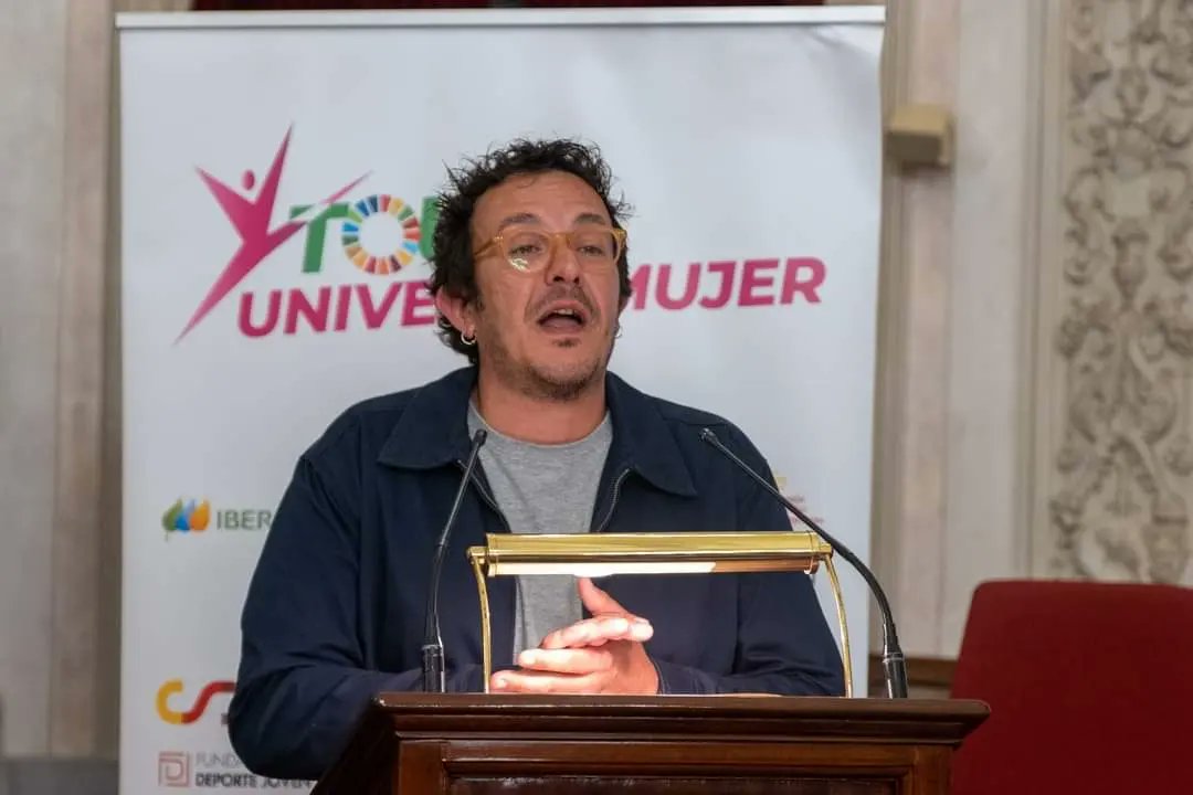 Presentación de la Carrera 'Cádiz en forma por la igualdad' 🏃‍♀️ en el Salón de Plenos del Ayuntamiento.

¡¡¡Participa en la #CarreraSolidaria y llévate una 👕 !!!  

Inscripciones 👉 deporticket.com/web-evento/829…

#TourUniversoMujer #UniversoMujer #Iberdrola #FundacionDeporteJoven #CSD