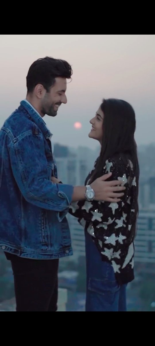ShaziaB35788630's tweet photo. Why they have to look so good together 🥰😍😍Waiting to see them together again 
#DeVir #DeVirVibesOnly #DeVirForever https://t.co/ZwsH5jiYw4