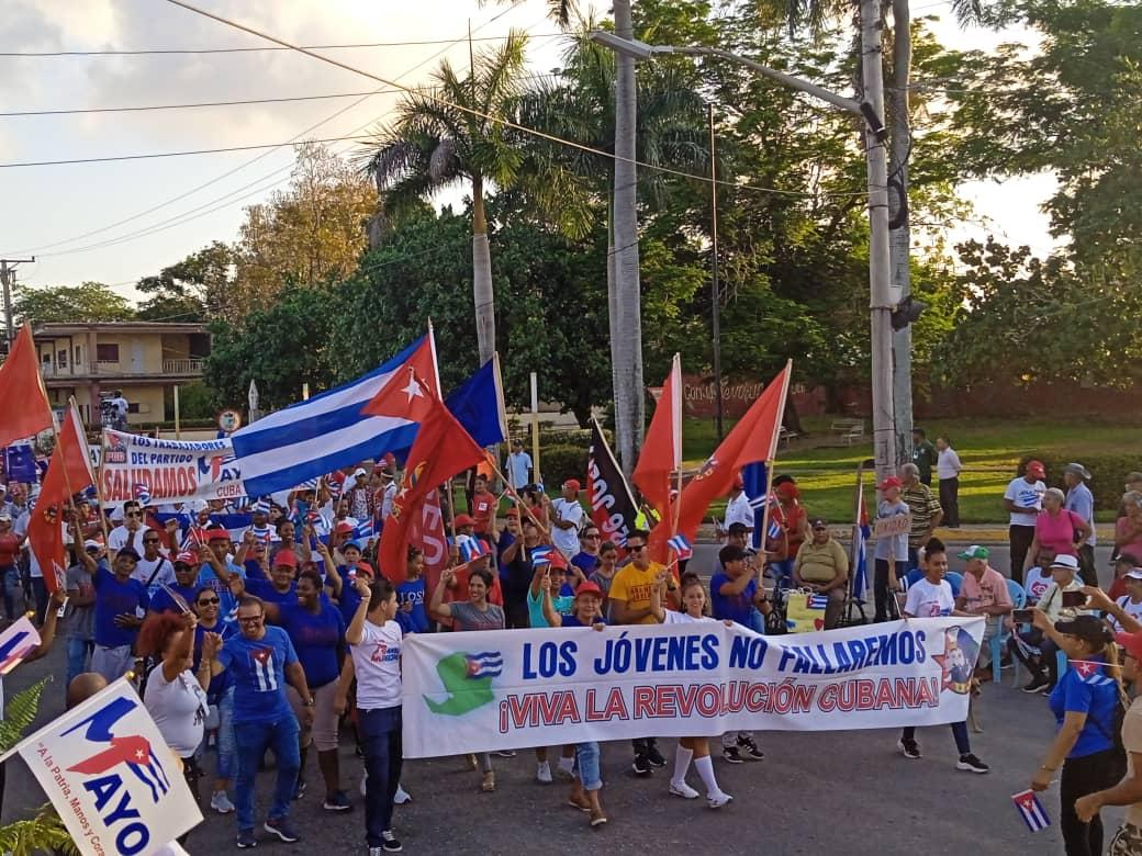 ComiteIsla's tweet photo. La #IsladelaJuventud festejando el dia del trabajador #UJC #CubaViveYTrabaja #UnaMejorJuventud #ALaPatriaManosYCorazón https://t.co/ygsB8HndfS