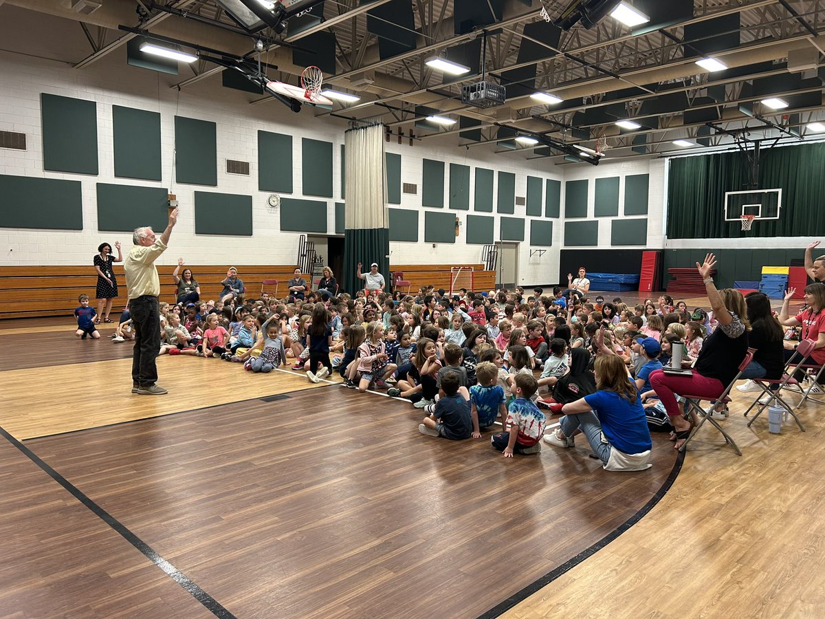 We were so lucky to have author Kevin O’Malley visit our school this morning!  He made us laugh while teaching us how to write great stories. Thank you <a href="/wsettles/">Wendy Settles</a> for organizing this! <a href="/nbes220/">@NBES220</a> #WeBelong220