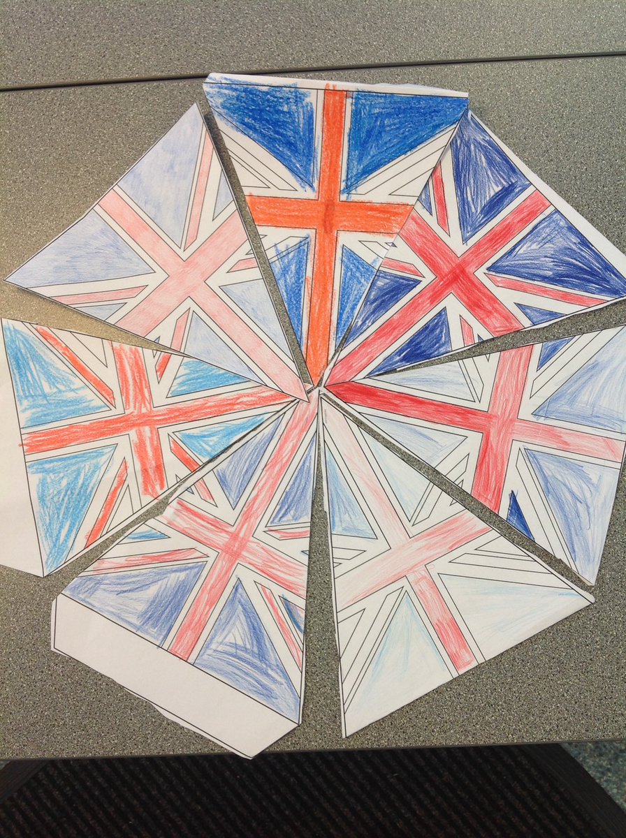 MrNeilsonAPS's tweet photo. @ArdenPrimary We made crowns after learning all about this weekend's coronation festivities! https://t.co/1x5lYLC13A