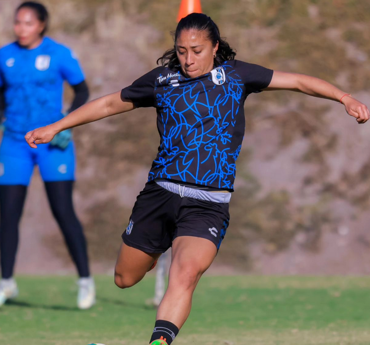 #JES 

<a href="/Dani_sv9/">Daniela Sánchez</a>  fue titular durante 86 minutos con su escuadra poniendo verticalidad, agilidad y dinamismo además de su constante lucha por recuperar el balón.

Bien jugado Dani.

📷 <a href="/GallosFemenil/">Querétaro Femenil 🐓</a>